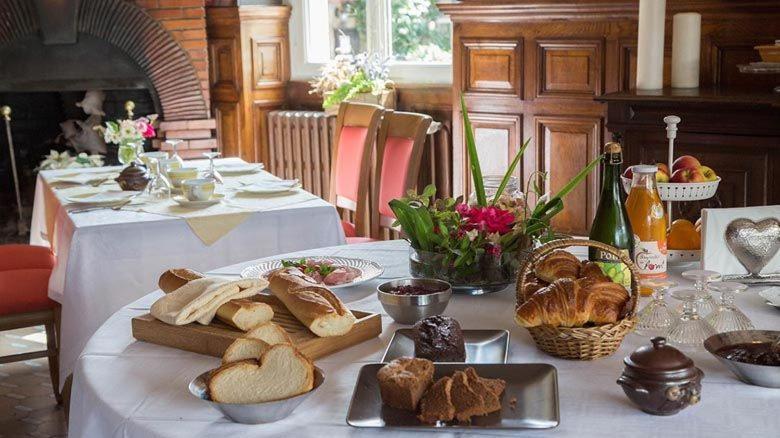 Logis Hotel De France Restaurant Grill 돔프롱 외부 사진